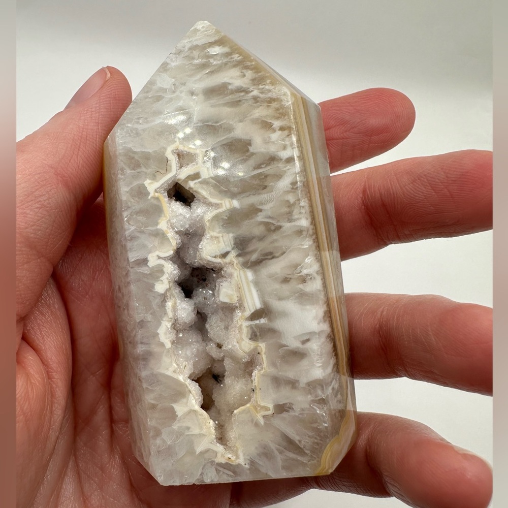 Quartz x Agate Tower with Druzy Cave